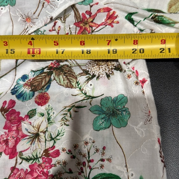 Sanctuary over the shoulder eyelet top size Large - Picture 6 of 7